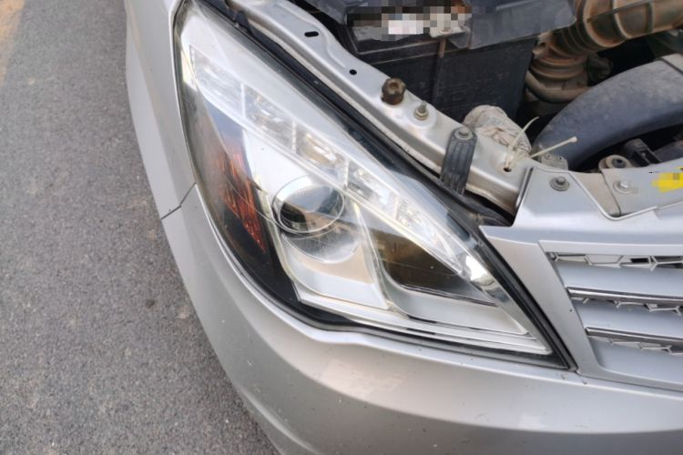 Used BAIC Weiwang M20 2014 1.5L practical type BJ415A Right Front Headlight
