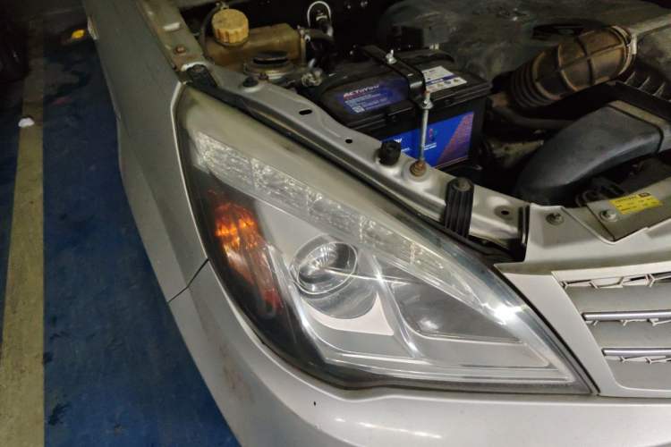 Used BAIC Weiwang M20 2014 1.5L practical type BJ415A Right Front Headlight