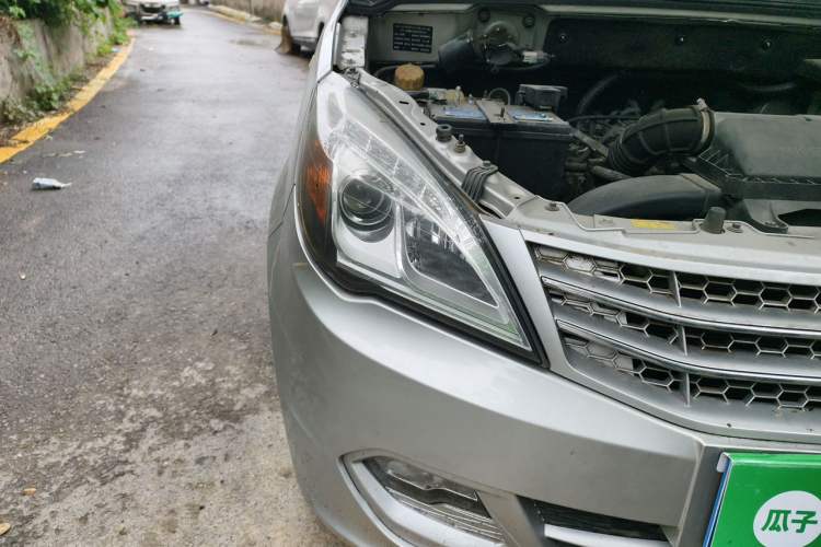 Used BAIC Weiwang M20 2014 1.5L practical type BJ415A Right Front Headlight