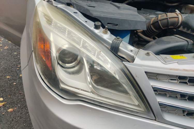 Used BAIC Weiwang M20 2014 1.5L practical type BJ415A Right Front Headlight