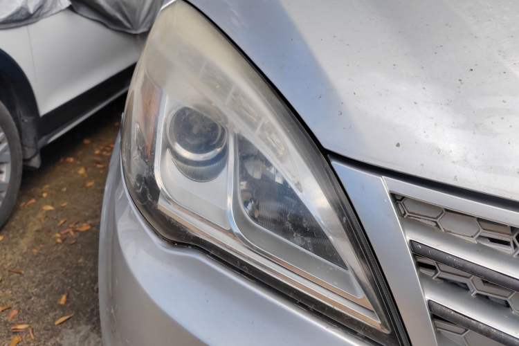 Used BAIC Weiwang M20 2014 1.5L Comfort Version BJ415B Right Front Headlight
