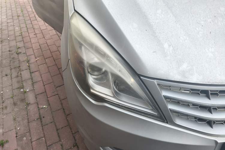 Used BAIC Weiwang M20 2014 1.5L Comfort version DAM15DL Right Front Headlight