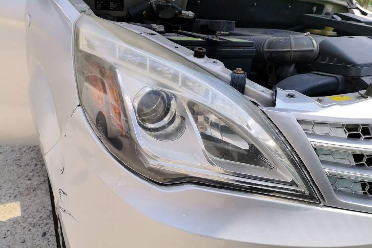 Used BAIC Weiwang M20 2014 1.5L Ultra-Luxury DAM15DL Right Front Headlight