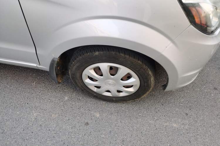 Used BAIC Weiwang M20 2014 1.5L practical type BJ415A Right Front Wheel Hub