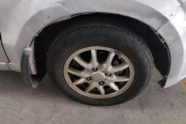 Used BAIC Weiwang M20 2014 1.5L Luxury Version BJ415B Right Front Wheel Hub