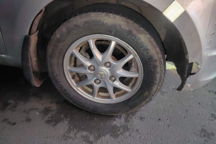 Used BAIC Weiwang M20 2014 1.5L Ultra-Luxury BJ415B Right Front Wheel Hub