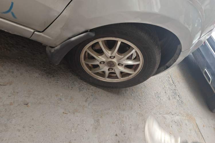 Used BAIC Weiwang M20 2014 1.5L practical type BJ415A Right Front Wheel Hub