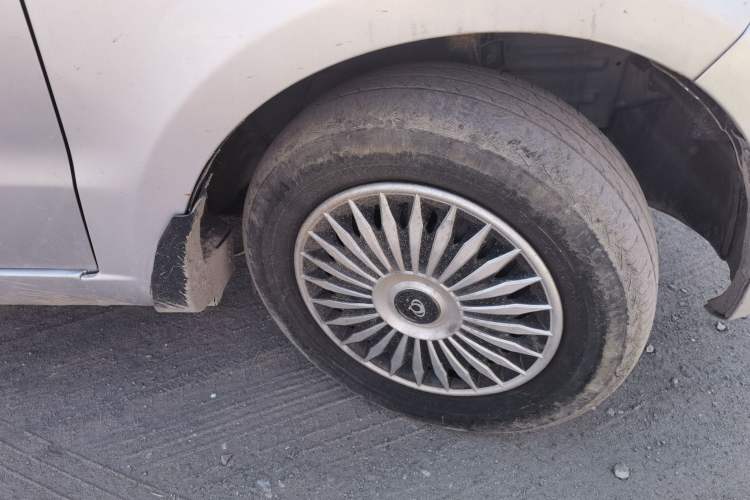 Used BAIC Weiwang M20 2014 1.5L practical type BJ415A Right Front Wheel Hub