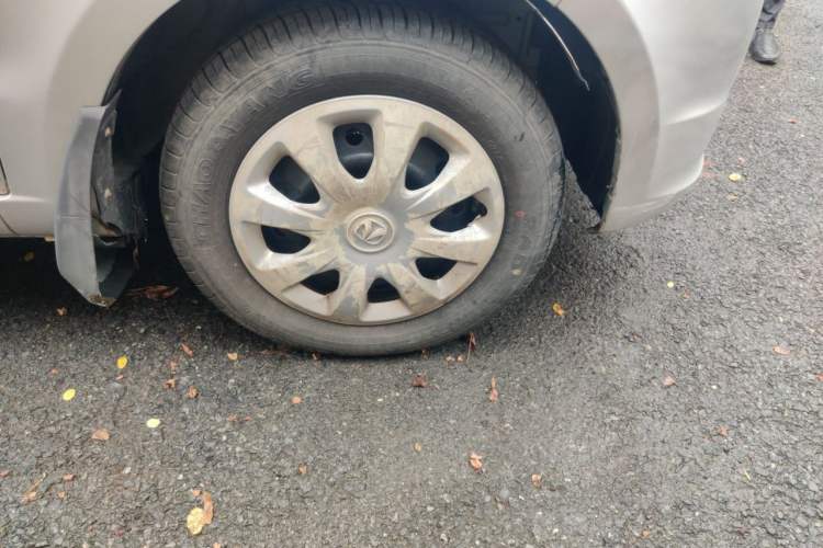 Used BAIC Weiwang M20 2014 1.5L practical type BJ415A Right Front Wheel Hub