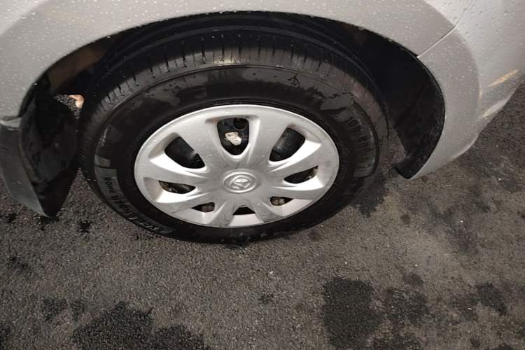 Used BAIC Weiwang M20 2014 1.5L Basic Version DAM15DL Right Front Wheel Hub