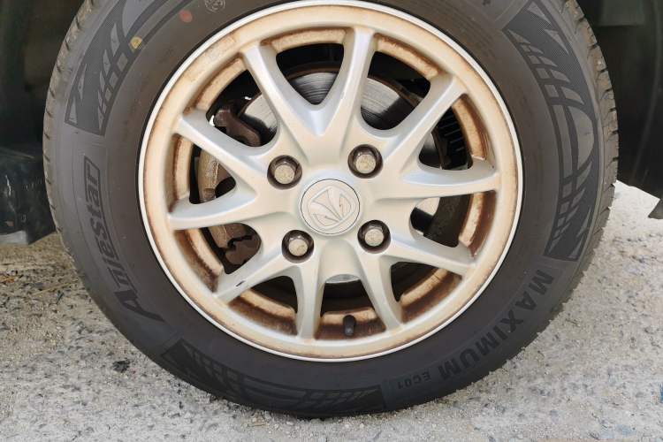 Used BAIC Weiwang M20 2014 1.5L Ultra-Luxury DAM15DL Right Front Wheel Hub