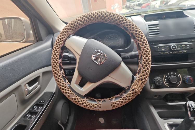 Used BAIC Weiwang M20 2014 1.5L practical type BJ415A Steering Wheel