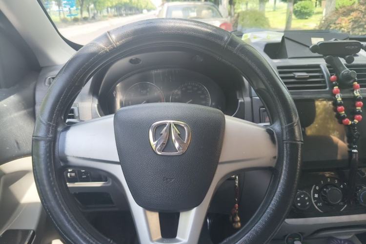 Used BAIC Weiwang M20 2014 1.5L practical type BJ415A Steering Wheel