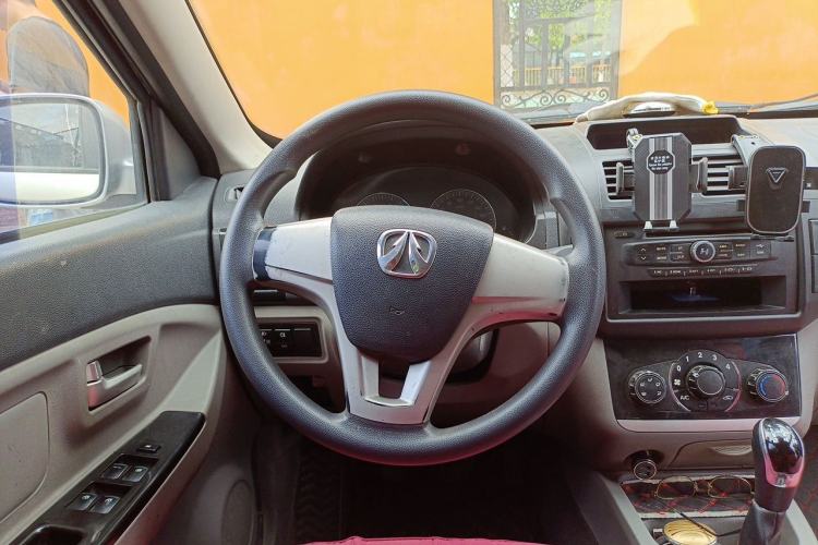 Used BAIC Weiwang M20 2014 1.5L Basic Version BJ415B Steering Wheel