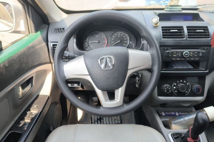 Used BAIC Weiwang M20 2014 1.5L practical type BJ415A Steering Wheel
