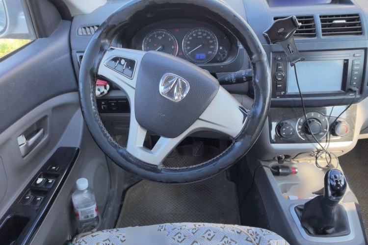 Used BAIC Weiwang M20 2014 1.5L Comfort Version BJ415B Steering Wheel