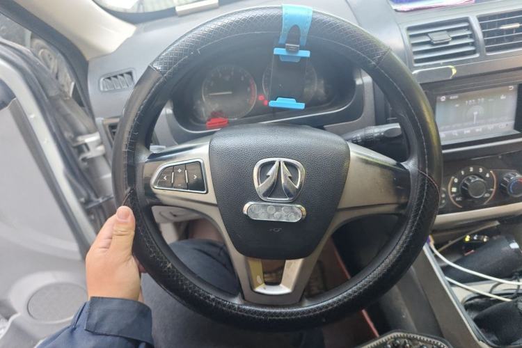 Used BAIC Weiwang M20 2014 1.5L Comfort Version BJ415B Steering Wheel