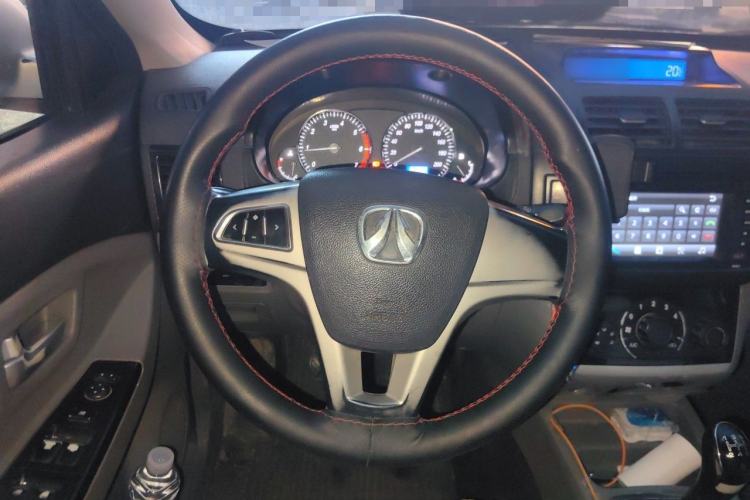 Used BAIC Weiwang M20 2014 1.5L Ultra-Luxury BJ415B Steering Wheel