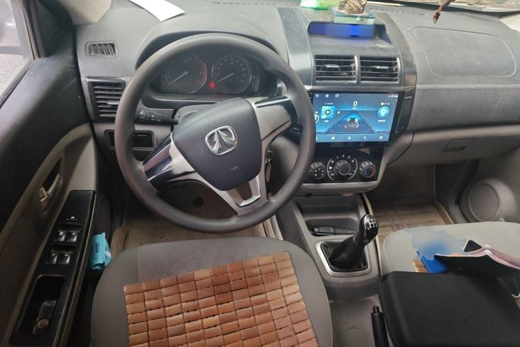 Used BAIC Weiwang M20 2014 1.5L practical type BJ415A Steering Wheel