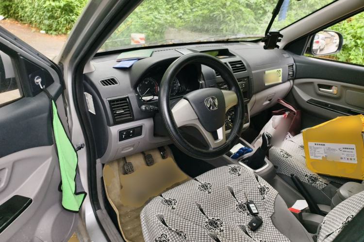 Used BAIC Weiwang M20 2014 1.5L practical type BJ415A Steering Wheel
