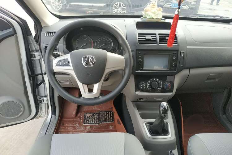 Used BAIC Weiwang M20 2014 1.5L Comfort Version BJ415B Steering Wheel