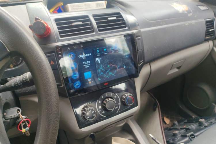 Used BAIC Weiwang M20 2014 1.5L practical type BJ415A Audio And AC Panel
