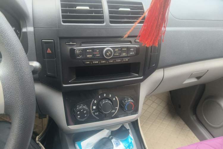 Used BAIC Weiwang M20 2014 1.5L Basic Version DAM15DL Audio And AC Panel