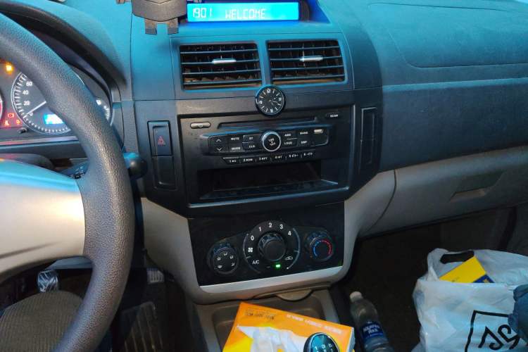 Used BAIC Weiwang M20 2014 1.5L Basic Version DAM15DL Audio And AC Panel
