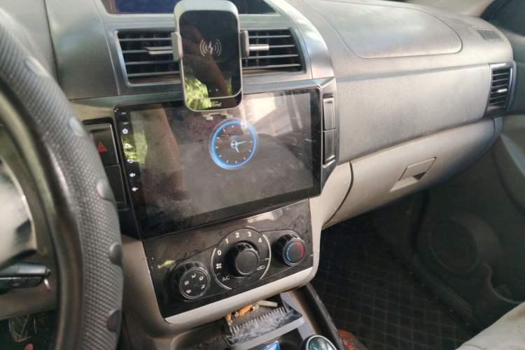 Used BAIC Weiwang M20 2014 1.5L practical type BJ415A Audio And AC Panel