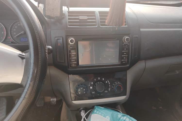Used BAIC Weiwang M20 2014 1.5L practical type BJ415A Audio And AC Panel