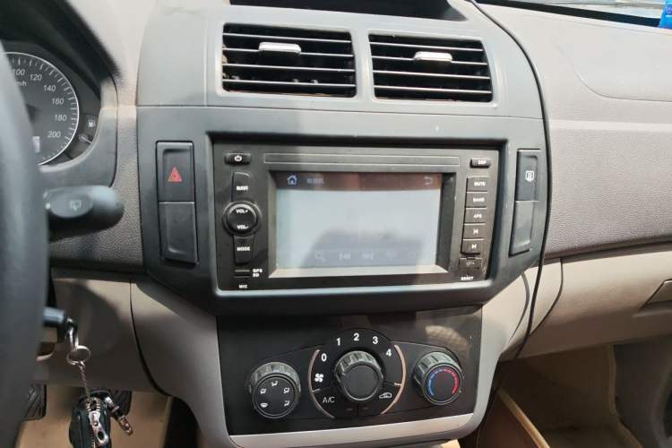 Used BAIC Weiwang M20 2014 1.5L Comfort Version BJ415B Audio And AC Panel