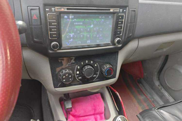 Used BAIC Weiwang M20 2014 1.5L Basic Version BJ415B Audio And AC Panel