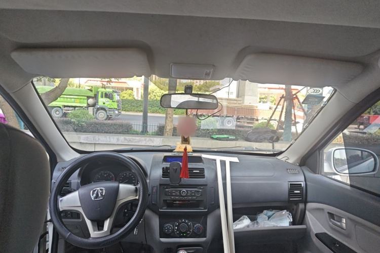 Used BAIC Weiwang M20 2014 1.5L practical type BJ415A Center Console