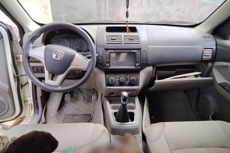 Used BAIC Weiwang M20 2014 1.5L practical type BJ415A Center Console