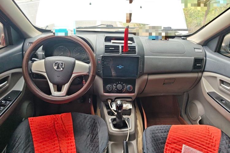 Used BAIC Weiwang M20 2014 1.5L practical type BJ415A Center Console