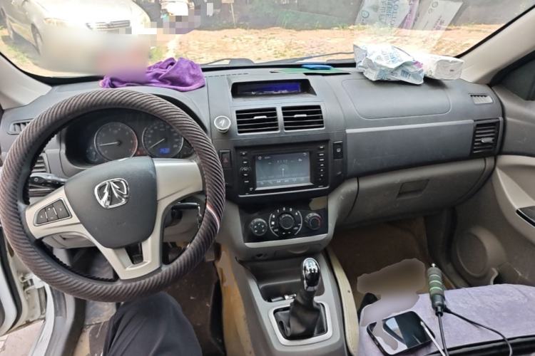 Used BAIC Weiwang M20 2014 1.5L Comfort version DAM15DL Center Console