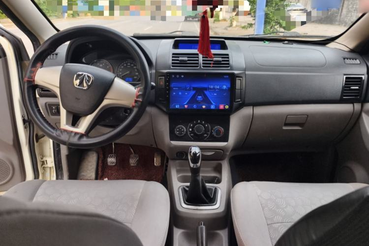 Used BAIC Weiwang M20 2014 1.5L practical type BJ415A Center Console