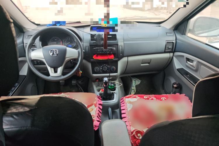 Used BAIC Weiwang M20 2014 1.5L practical type BJ415A Center Console