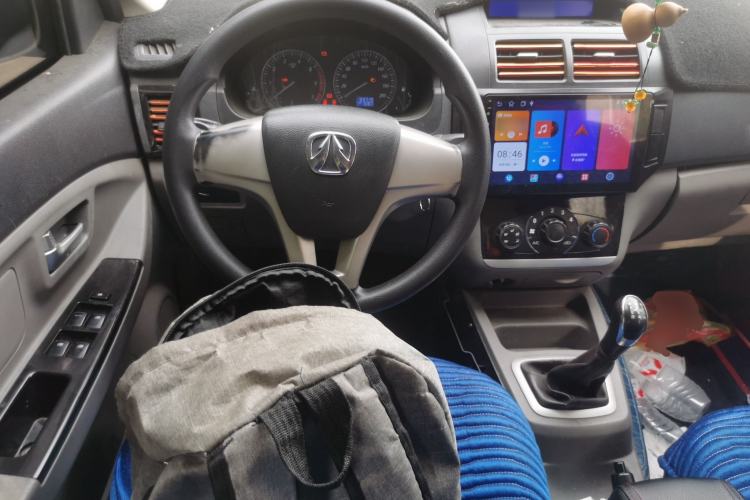 Used BAIC Weiwang M20 2014 1.5L Basic Version DAM15DL Center Console