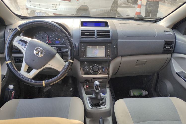 Used BAIC Weiwang M20 2014 1.5L Comfort Version BJ415B Center Console