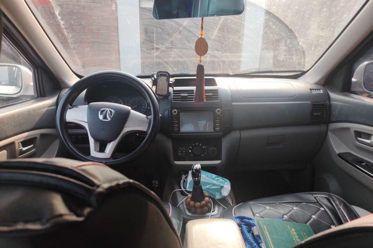 Used BAIC Weiwang M20 2014 1.5L practical type BJ415A Center Console