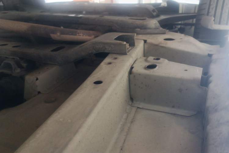 Used BAIC Weiwang M20 2014 1.5L Basic Version DAM15DL Chassis Front Left