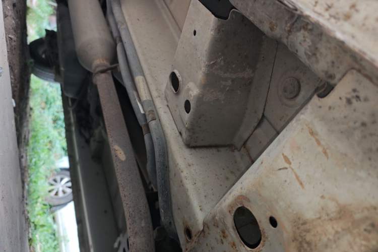 Used BAIC Weiwang M20 2014 1.5L Comfort version DAM15DL Chassis Front Right