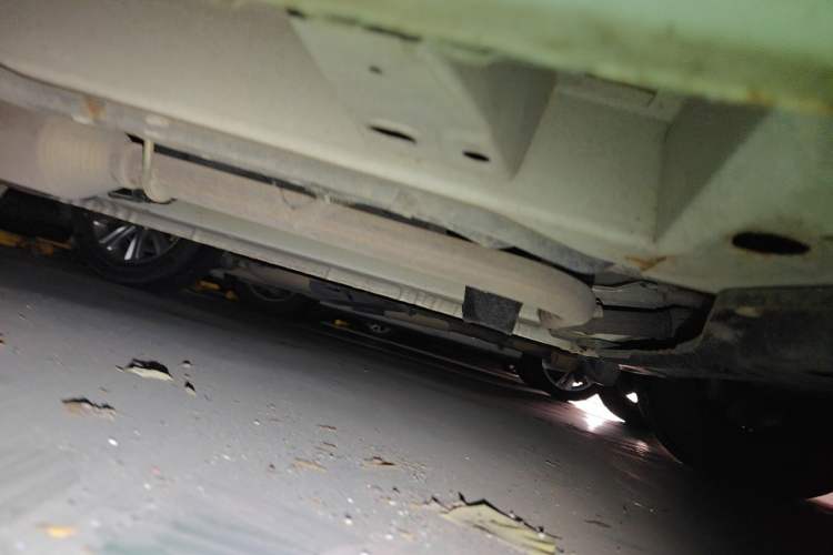 Used BAIC Weiwang M20 2014 1.5L Basic Version DAM15DL Chassis Front Right