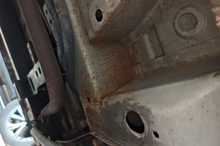Used BAIC Weiwang M20 2014 1.5L practical type BJ415A Chassis Front Right