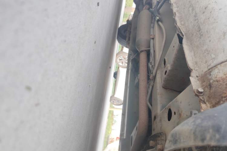 Used BAIC Weiwang M20 2014 1.5L practical type BJ415A Chassis Front Right