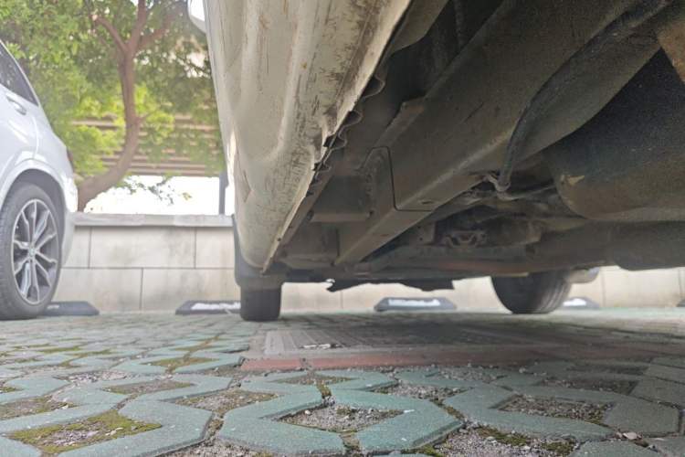 Used BAIC Weiwang M20 2014 1.5L practical type BJ415A Chassis Rear Left