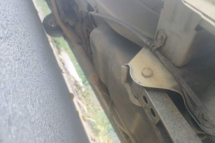 Used BAIC Weiwang M20 2014 1.5L Luxury DAM15DL Chassis Rear Left