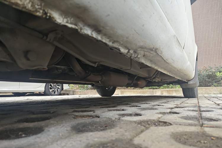 Used BAIC Weiwang M20 2014 1.5L practical type BJ415A Chassis Rear Left
