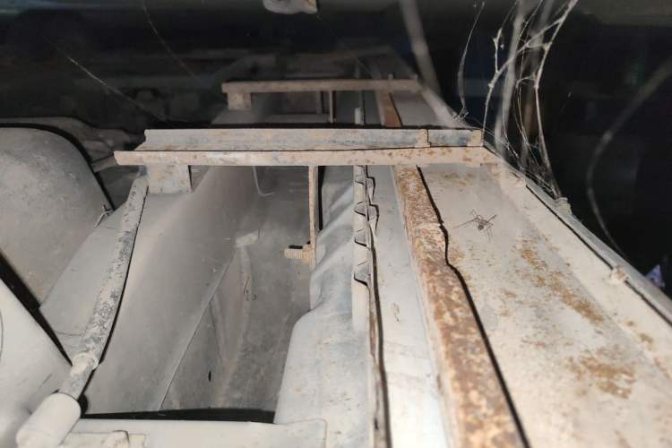 Used BAIC Weiwang M20 2014 1.5L practical type BJ415A Chassis Rear Left